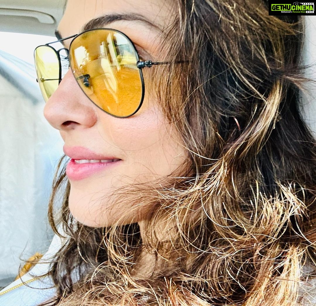 Isha Koppikar Instagram - Seeing the world through a sunny filter 😎