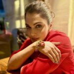 Isha Koppikar Instagram - Just love ❤️ #spreadthelove #spreadkindness #loveisallyouneed #loveisallaround #spreadhappiness #spreadpositivity