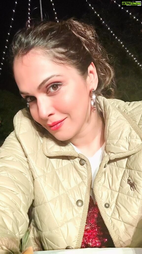 Isha Koppikar Instagram - Love yourself and yes, you can do anything you put your mind to! You are powerful 😊 #loveyourself #selflove #happiness #beyou #createyourownreality #inspireothers