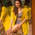 Isha Koppikar Instagram – Be the sunshine! 🌞

Photographed by @navindhyaniphoto 
Styled by @srishtimehtaofficial 
Make up by @pradeep_nohate 
Hairstyle by @shab_qureshi786 
Managed by @vkcelebrities 
@dipalijoshi01