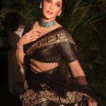 Isha Koppikar Instagram - 🖤🎬 #dadasahebphalkeaward Saree - @pallavijaikishanofficial Jewellery - @curiocottagejewelry Watch - @rolex Makeup - @pradeep_nohate Hair stylist - @dazzlingsheetal Photos by - @mk_click2 Assisted by - @nishanttiwariphotography Managed by @dipalijoshi01 @vkcelebrities Social media - @thekhyatigandhi