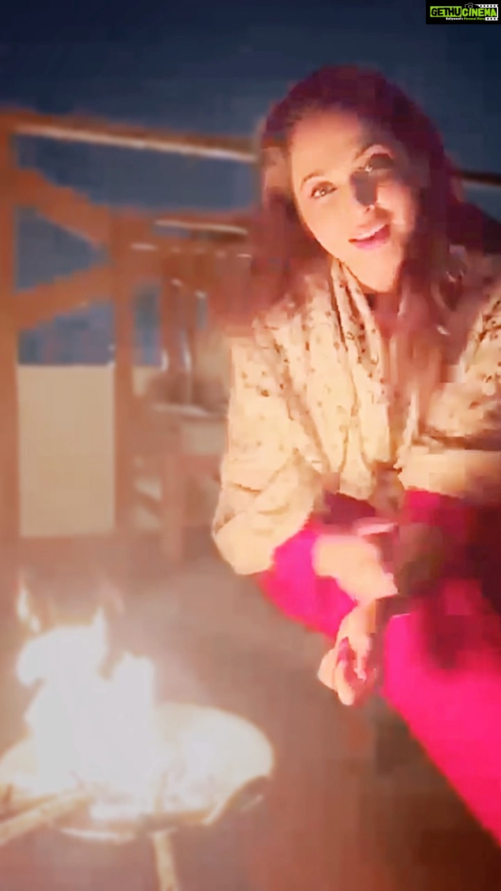 Isha Koppikar Instagram - My romantic songs playlist is incomplete without THIS song. Its been my favourite ever since I heard it for the very first time. Here’s wishing you all a very Happy Valentine’s Day ❤️ Love yourself and spread the love ❤️💫 #happyvalentinesday #valentines #valentinesday #meradilbhikitnapagalhai #bollywood #music #love #romance #loveyourself #reels #feelitreelit #reelsinstagram