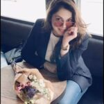 Isha Koppikar Instagram - Be a wildflower in a world full of roses. #beunique #beyou #standout #loveyourself #youarespecial #youareimportant #makeupurselfapriority