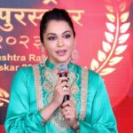 Isha Koppikar Instagram - Attended the Maharashtra Ratna Puruskar 2023 as the chief guest. Maharashtra Ratna Puruskar celebrated excellent Entrepreneurs and Individuals for their accomplishments and for overcoming challenging circumstances in their respective fields. #maharashtraratnapuruskar2023 #awards #chiefguest #awardshow #enterpreneur