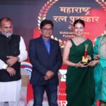 Isha Koppikar Instagram - Attended the Maharashtra Ratna Puruskar 2023 as the chief guest. Maharashtra Ratna Puruskar celebrated excellent Entrepreneurs and Individuals for their accomplishments and for overcoming challenging circumstances in their respective fields. #maharashtraratnapuruskar2023 #awards #chiefguest #awardshow #enterpreneur