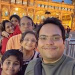 Isha Koppikar Instagram - A day in Mysore #famjam #family #travel #traveldiaries #happyholidays #mysorepalace #indiatravelgram #incredibleindia