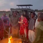 Isha Koppikar Instagram - That’s how we celebrated Christmas in Masai Mara before leaving. Going to miss everyone so much ❤️ @thegamedrive @naurori_jeff @ranveersingh #merrychristmas #masaimara #thelastdance #love #adventure