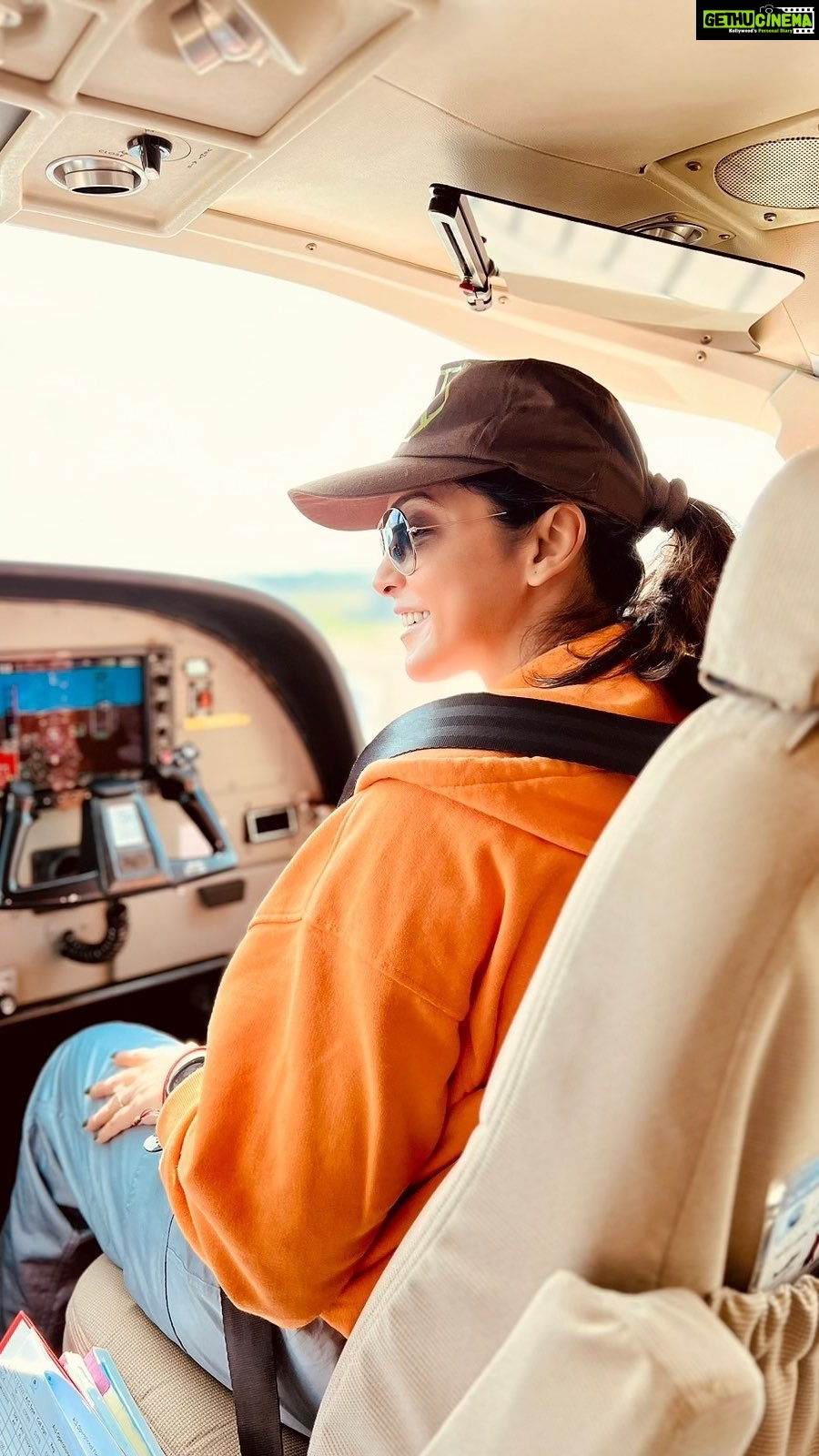 Isha Koppikar Instagram - Co-piloted a charter flight @fly.als from Masai Mara to Nairobi. Thank you @thegamedrive for making my dreams come true. @naurori_jeff #masaimara #copilot #flying #upintheair #fun #reelsofinstagram #reelitfeelit