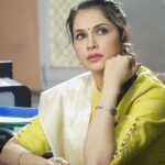 Isha Koppikar Instagram - Playing the character of a deputy bank manager Dakshayani in my upcoming Webseries Suranga. Releasing on 9th Dec 2022 on @atrangiitvandapp Hair by @nandatolani Make up by @pradeep_nohate Managed by @dipalijoshi01 @vkcelebrities #suranga #webseries #newshow #comingsoon #ishakoppikar #show #webshow