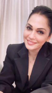Isha Koppikar Instagram - The world needs YOU. ❤️✨ #foodforthought #thoughtoftheday #youarecomplete #youareunique