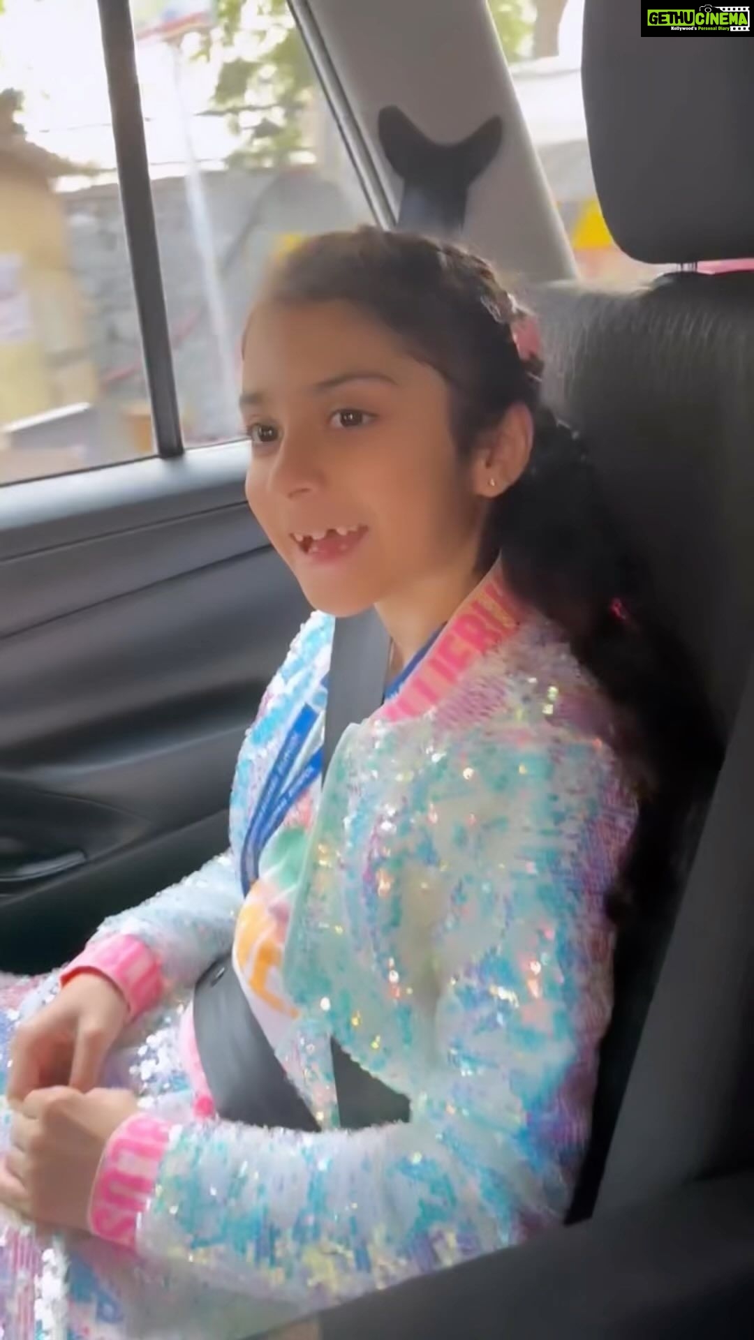 Isha Koppikar Instagram - I asked Rianna what does children’s day mean to her and here’s what she had to say! May the innocence always remain and May we continue to nourish the child inside us. ❤️ #happychildrensday #childrensday #i❤️rianna #daughter #growingup #candid #love #family #happiness #joy #reels #reelsinstagram
