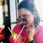 Isha Koppikar Instagram - Matching my drink to my outfit 🍹