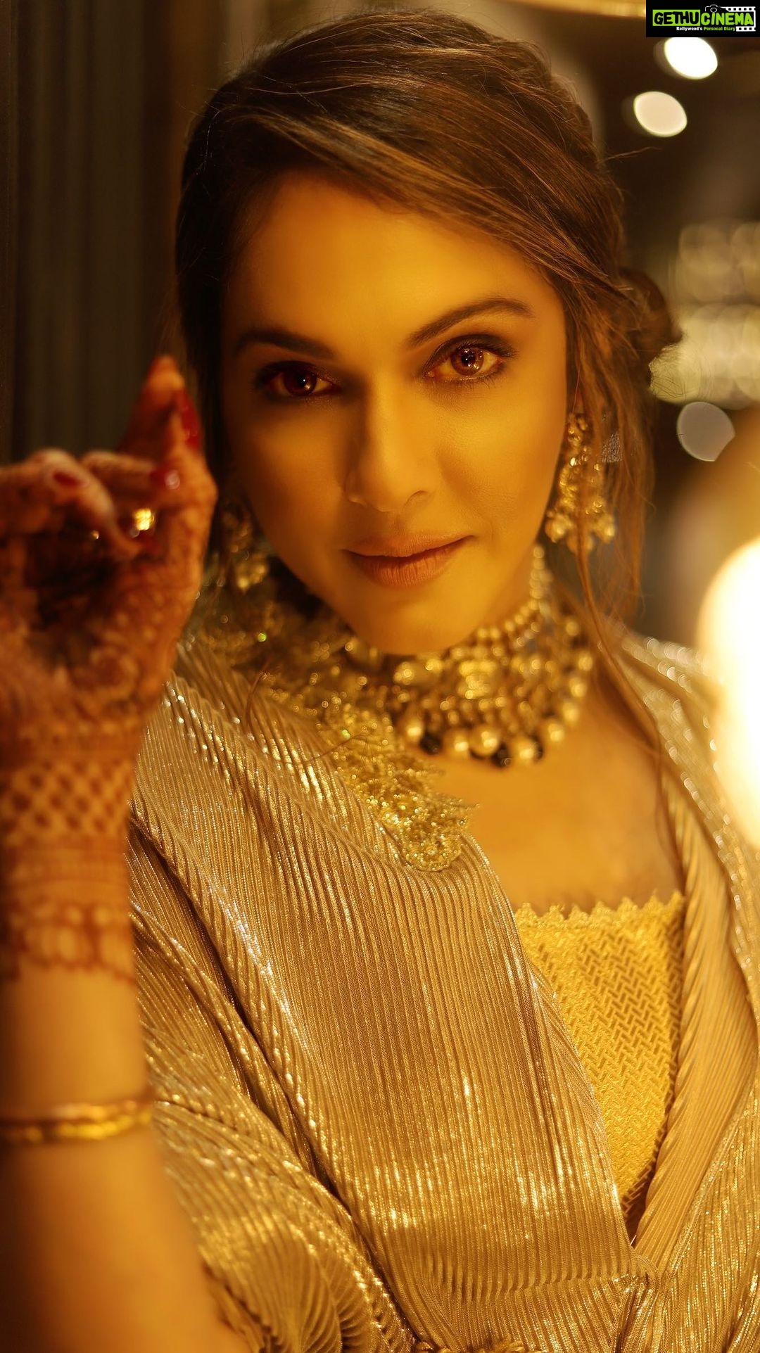 Isha Koppikar Instagram - Glammed up for the premier of LOVE YOU LOKTANTRA. I am so excited for you to go watch this political satire in theatres now! 🎥 Make up by @makeupbypoojabathija Hair by @shab_qureshi786 Outfit by @bhairavijaikishan Jewelry by @jet_gems Video by @shaurya_bajpai Managed by @dipalijoshi01 and @vkcelebrities @zurichmediahouse #ishakoppikar #loveyouloktantra #newrelease #movie #gowatch #theatre #bollywoodmovie #movies