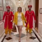 Isha Koppikar Instagram - Walking into the week being a queen! You be you ladies! #monring #bepositive #happy #positivevibes #beaqueen #youbeyou #beproudofyourself