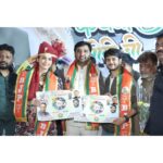 Isha Koppikar Instagram - Supporting the Campaign #dhanyawadmodiji in mumbai on occasion of BJP Leader @hajiarfatshaikh bhais#’s birthday An initiative to thank our prime minister @narendramodi ji for his wonderful act of taking India towards a progressive nation. #empoweringindia #powerful #india #betipadhao #educationforgirls #womenempowerment