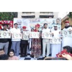 Isha Koppikar Instagram - Supporting the Campaign #dhanyawadmodiji in mumbai on occasion of BJP Leader @hajiarfatshaikh bhais#’s birthday An initiative to thank our prime minister @narendramodi ji for his wonderful act of taking India towards a progressive nation. #empoweringindia #powerful #india #betipadhao #educationforgirls #womenempowerment