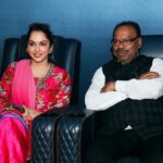 Isha Koppikar Instagram - Held a special screening of Love You Loktantra for BJP Maharashtra President Shri @ckbawankule ji along with general secretary @vikrantpatilofficial and @rupeshsawarkar95, @vijaykadechkarr 😊 #loveyouloktantra #bjpmaharashtra #chandrashekharbawankule #moviescreening Mumbai, Maharashtra