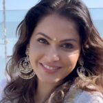 Isha Koppikar Instagram - Magic in the moment 🤍 #keepingitreal #candid #candidvideo