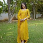 Ishaani Krishna Instagram – 💛💛

Outfit Courtesy : @zuleiha_by_shehazeen 

Clicked by 📸 : @merin__georg 

Make up & Hair : @brahma_hairandmakeup