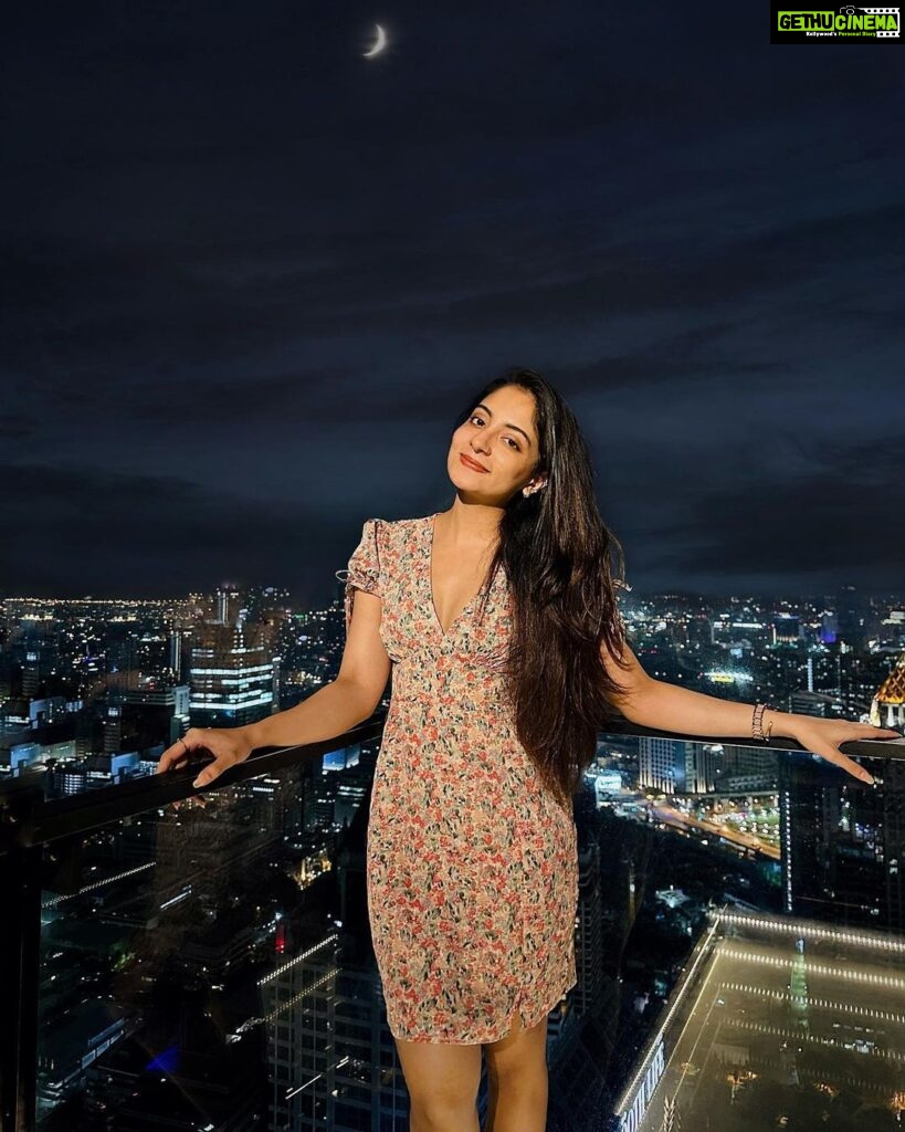 Ishaani Krishna Instagram - Starry Skylines 🌃 @pickyourtrail @banyantreebangkok #thailand#bangkok Banyantree Bangkok