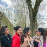 Ishaani Krishna Instagram – 🫶🏻

#reels#instareels#trend#europe#ishaanikrishna#sisters Giethoorn, Nederlands