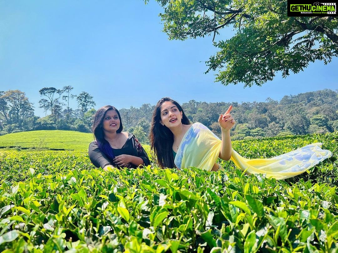 Ishaani Krishna Instagram - Happy Birthday to my Best Friend ♥️ @_.xo.nidhi._ Since 2006 👭🏻