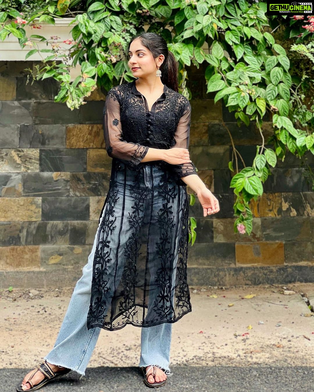 Ishaani Krishna Instagram - 🖤 PC : @sindhu_krishna__ 😘