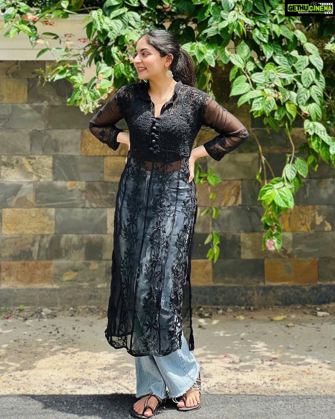 Ishaani Krishna Instagram - 🖤 PC : @sindhu_krishna__ 😘