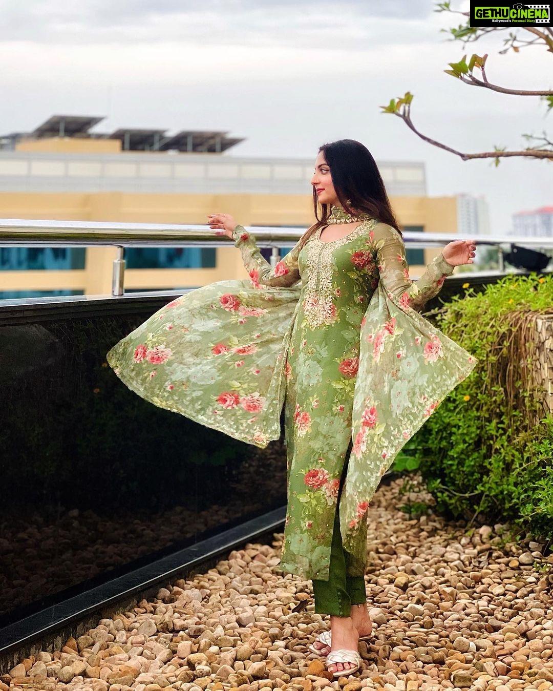 Ishaani Krishna Instagram - 💚 Kochi, India