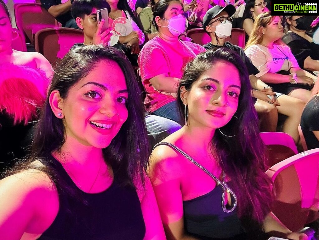 Ishaani Krishna Instagram - 🖤🩷 #blackpink#concert#bornpink#lisa#jennie#jisoo#rosé#blinks #bangkok#thailand#kpop Black pink in your area