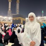 Jannat Zubair Rahmani Instagram – Jumma Mubarak 🤲🏻💕
Completed our first Umrah Alhumdulillah 

Special thanks to @alkhalidtours for being the best guide and making sure of every little detail…
Really appreciate it 💕 

Abaya @vw_abayas Masjid Al Haram Makkah – مسجد الحرام مكه المكرمه