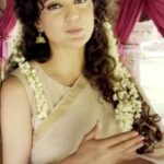 Kangana Ranaut Instagram - अमृत काल में महिलाओं को मिल रहे नये अवसर उन्हें और अधिक सशक्त बना रहे हैं। ऐसे समय में महिला सशक्तिकरण की प्रतीक अभिनेत्री कंगना रनौत ने अंतर्राष्ट्रीय महिला दिवस पर शेयर किया प्रेरणा से भरा अपना ये संदेश। #AmritMahotsav #MainBharatHoon #NariShaktiOfAmritKaal #InternationalWomensDay #WomenEmpowerment