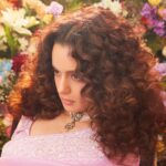 Kangana Ranaut Instagram - Ready for an important interview. Majha Maha Katta Event #महाकट्टा #ABPMajha पेश हैं कुछ दिलकश तस्वीरे ….. 🙂
