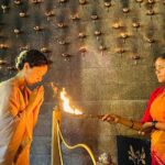 Kangana Ranaut Instagram - Chaitra ke antim Navratri ki sabko hardik shubhkamnaen, aaj maine Linga Bhairavi ke mandir mein pooja aur meditation ki… Bahut log yeh samajhte hain ki sirf bhookhe rehna upvaas hota hai, pet khali isliye rakhte hain taki urja ka bahav kundalini ke madhyam se upar ke chakron mein ho … na ki sirf muladhar aur swadistaan mein rahe, jahan adhiktar urja ki saari khapat hoti hai… bhari khana nahi khana toh ek madhyam hai kisi uddeshya tak pahunchne ka bhookhe rehna koi apne aap mein uddeshya nahi hai… Iss liye aradhana aur sadhna dono he zaroori hain … Kya aapne upvaas ke saath sadhna/ meditation ki? 🙂 @isha.foundation