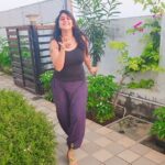 Kaniha Instagram - Not perfect but a happy dance!! Was out on a walk but was feeling ஒரே happy ஹாப்பி 🙂🙂 Kutty aa one dance❤️ #notperfectbuthappy #instareels #reelitfeelit #feelitreelit #gurumovie #happydance