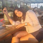 Kaniha Instagram - The Golden Hour Glow! ❤️💛🧡 #goldenhour #smile #whatsthehurry #lifeisgood Bangalore, India