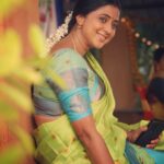 Kaniha Instagram - Traditional vibeங்க நல்லா தானே இருக்கு? #maduraiponnu #tamizhachi #traditionalvibes #sareelove #mallipoo Chennai, India