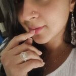Kaniha Instagram - ரகசியமாய் ரகசியமாய் புன்னகைத்தால் பொருள் என்னவோ #reels #instareels #tamilreels #dumdumdum #myfavsong