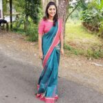 Kaniha Instagram - One of ma fav looks for a movie. Keeping it simple. #sareelove #saree