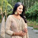 Kaniha Instagram - Happy space!! Happy me!! ❤️ MUA @abilashchickumakeupartist Stylist @anjali.fashionstories Accesories @seeruscollections