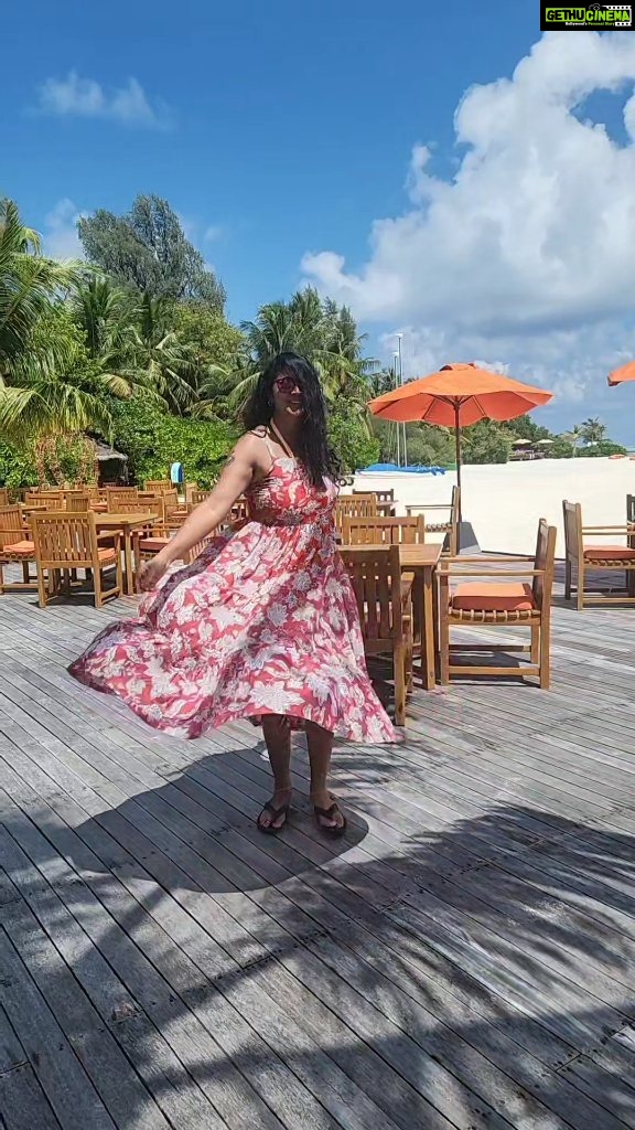 Kaniha Instagram - How can I not do a தமிழ் reel 😬 Vibin the right way ❤ I never shy away from being myself----- wherever whenever!! Thanks a bunch to @touronholidays for putting together this vacay for us❤ Can't wait to explore more!! PS: post ankle fracture 😝😝 #tamilreels #reelitfeelit #Maldives #sunsiyamolhuveli #happyme Sun Siyam Olhuveli
