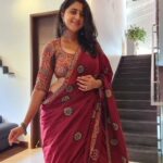 Kaniha Instagram – Smile is the most beautiful curve they say!

#smile
#sareelove #haveitflauntit #confidence#realnotperfect Chennai, India