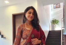 Kaniha Instagram - Smile is the most beautiful curve they say! #smile #sareelove #haveitflauntit #confidence#realnotperfect Chennai, India