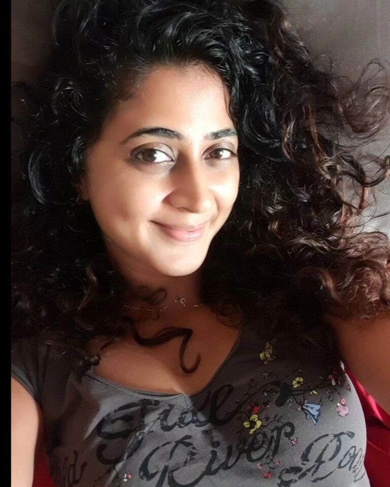 Kaniha Instagram - Sometimes good things end coz better things are in store 😊❤️😊 Makes sense right!!😊 #positivity #powerofpositivity #positivethoughts Chennai, India
