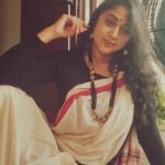 Kaniha Instagram - தென்றல் வந்து தீண்டும்போது என்ன வண்ணமோ மனசுல... ❤️🖤❤️ #feelitreelit #tamilreels #slomo #lifeisbeautiful #smilemore