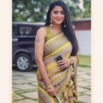 Kaniha Instagram - A simple look for last evening at Behindwoods Gold Iconic Award. @behindwoodsofficial Thank You for the award ❤️ Saree: @laagire @jaffarimaam 🤗 Well organised and executed event. Chennai, India