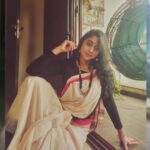Kaniha Instagram - Woukd you swipe left or right 😛😝😜 1 or 2 ? #sareelove #sixyardsofelegance #handloom #ethnic Chennai, India