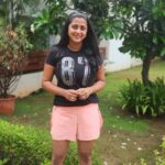 Kaniha Instagram - The choice is always simple, Do you wanna to keep going or quit! Sometimes the simplest choices we make, Means a big deal!! Don't quit! Keep hustling! Coz you are worth it! At 40, I realize there's nothing more important than being healthy and fit. #fitnessmotivation #dontquit #youreworthit #keephustling #nopainnogain @f45_neelankarai Thanks for havin my back always!