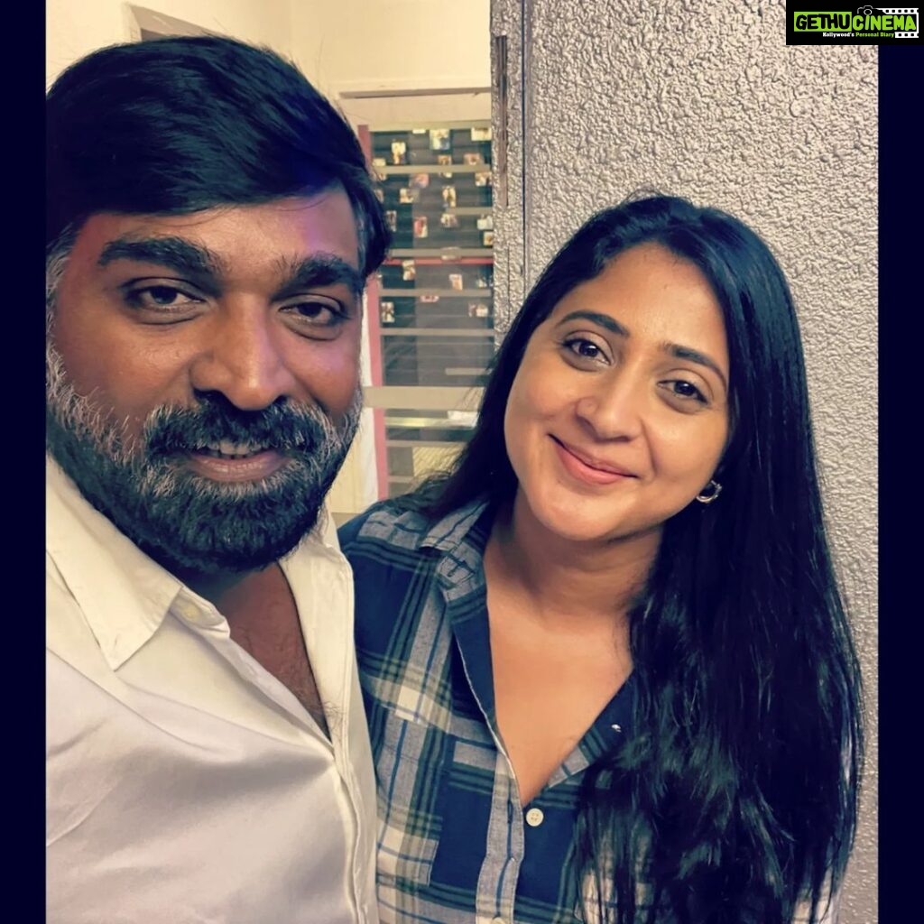 Kaniha Instagram - From being a fan, To being a co-star, To becoming a friend. @actorvijaysethupathi you have my ❤️ 🤗😍🤗 #vijaysethupathi #makkalselvan
