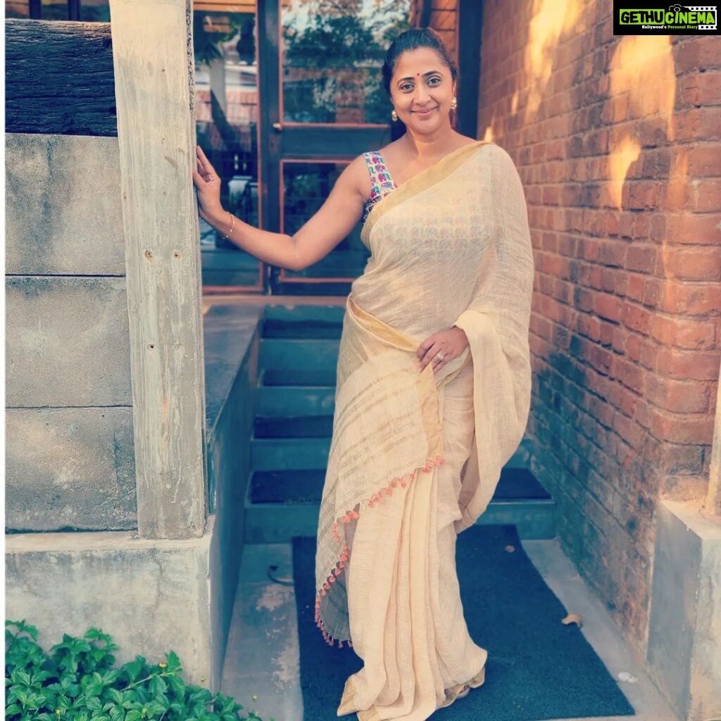 Kaniha Instagram - Six yards of elegance! Never goes out of style. ❤ #sareelove #sixyardsofelegance #sixyardsofbeauty #wovensaree
